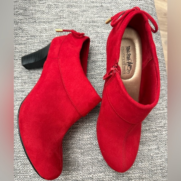 Coach and Four Red Suede Ankle Booties 3in Heel Size7.5 pre owned - Picture 7 of 10